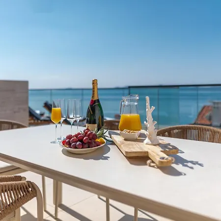 Crowonder Luxury Optasia * Kožino
