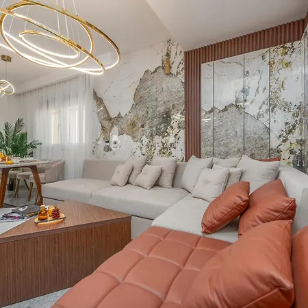 Crowonder Luxury Optasia *