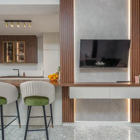 Crowonder Luxury Optasia Kožino