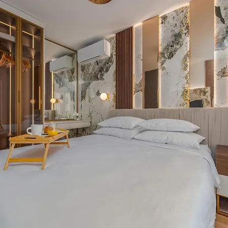 Crowonder Luxury Optasia *