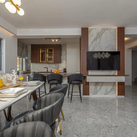 Crowonder Luxury Optasia Kožino