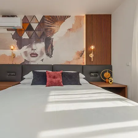 Crowonder Luxury Optasia * Kožino