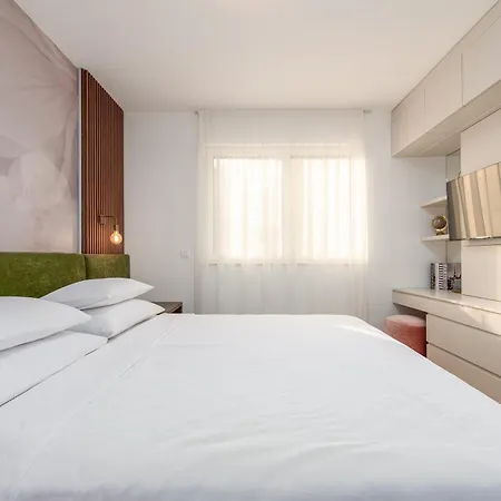 Crowonder Luxury Optasia Kožino