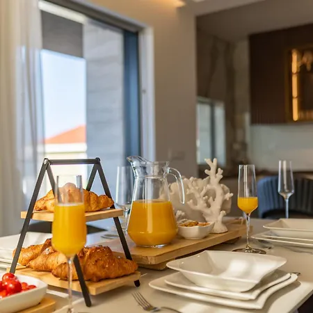Crowonder Luxury Optasia * Kožino