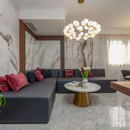 Crowonder Luxury Optasia *